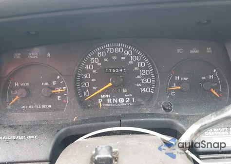 1996 Ford Crown Victoria Police Interceptor из США, поврежденный, VIN 2FALP71W9TX187092